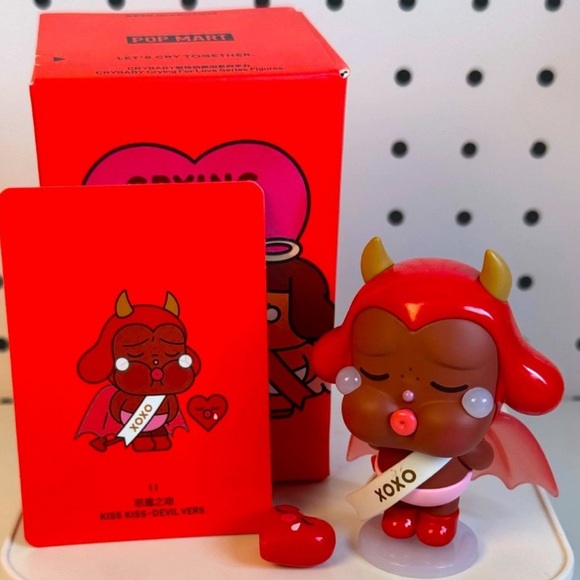Pop Mart CRYBABY Kiss Kiss Devil Authentic Figure w/ Box & Card - Picture 2 of 3